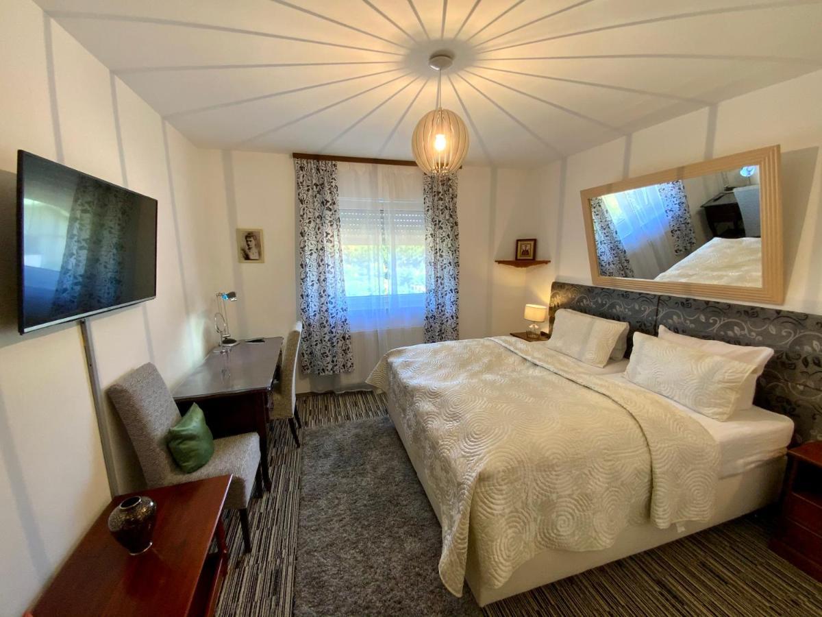 Hotel Attache Raunheim Eksteriør billede
