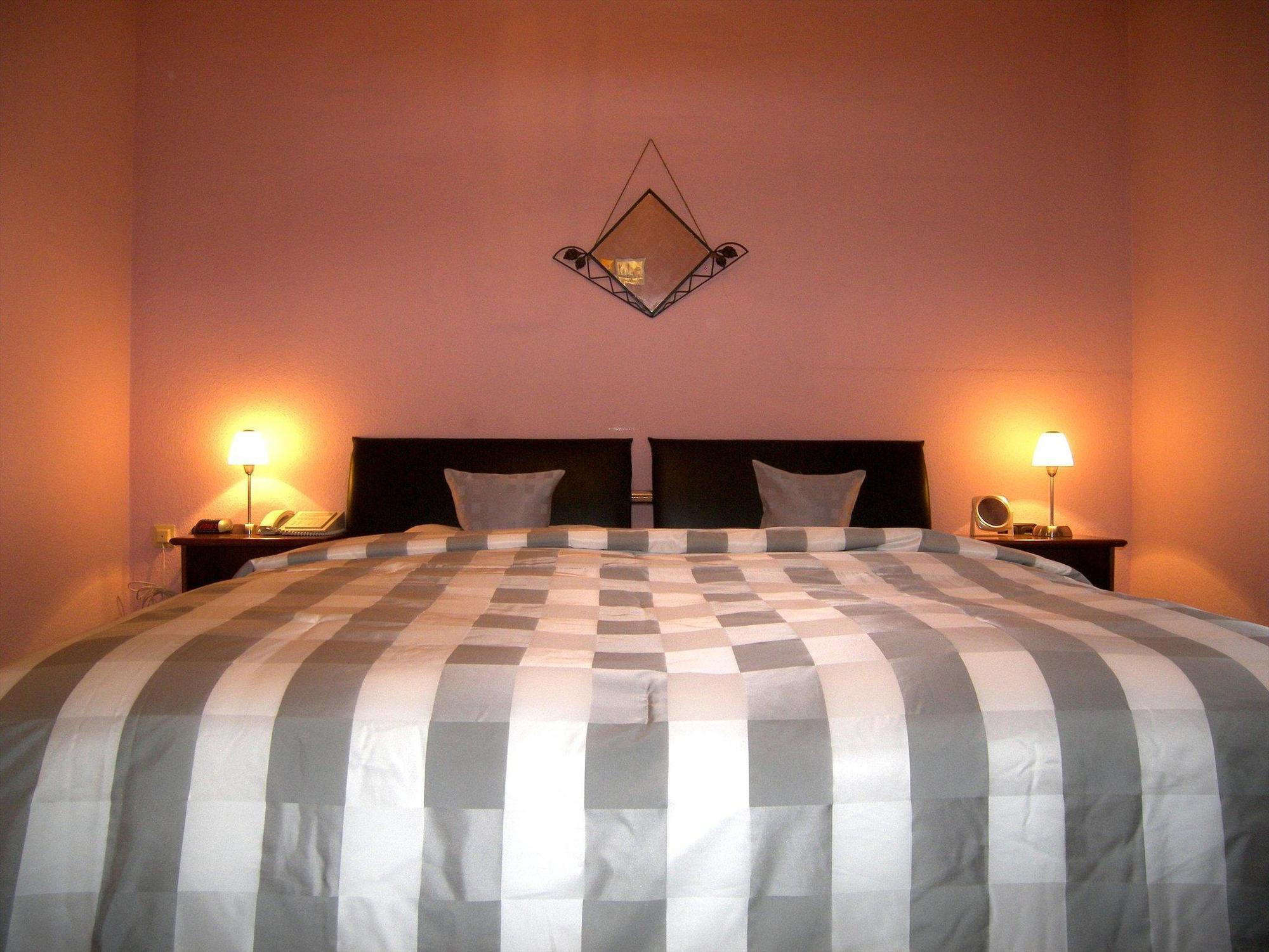 Hotel Attache Raunheim Eksteriør billede